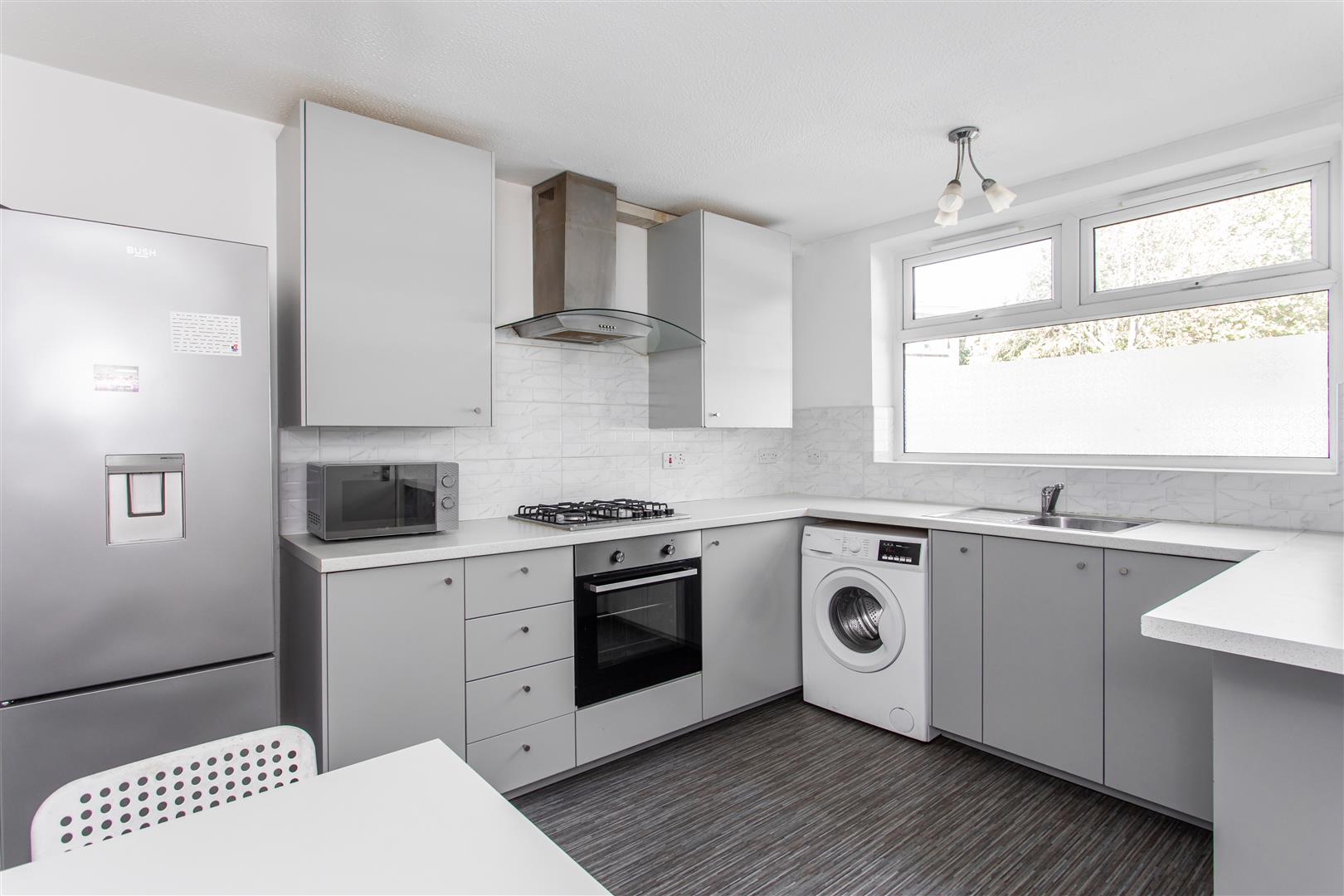 3 bed property in Gough Walk, Poplar